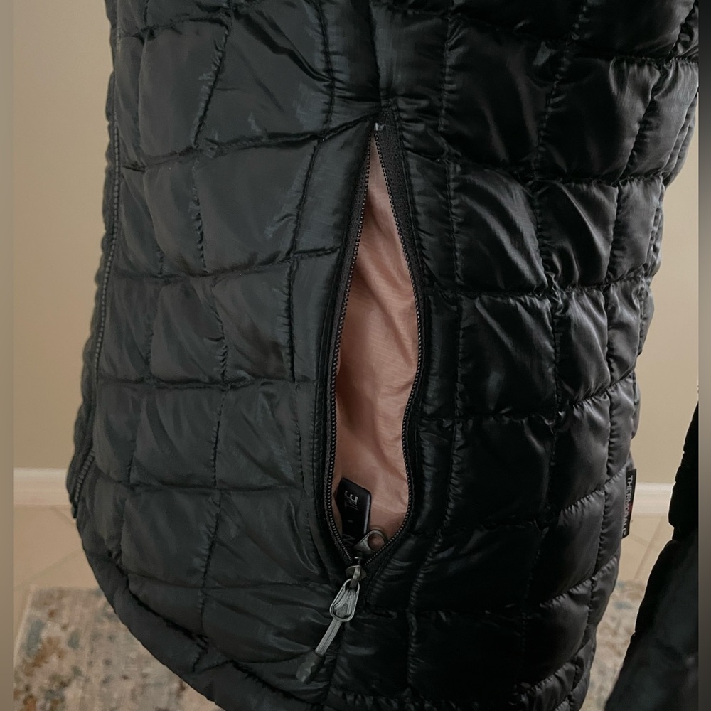 The North Face Women’s Thermoball Jacket - Picture 7 of 12